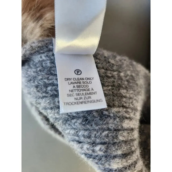NWT PAUL SMITH Pom Pom Lambswool Scarf Grey 9'' x 66'' - Picture 9 of 11